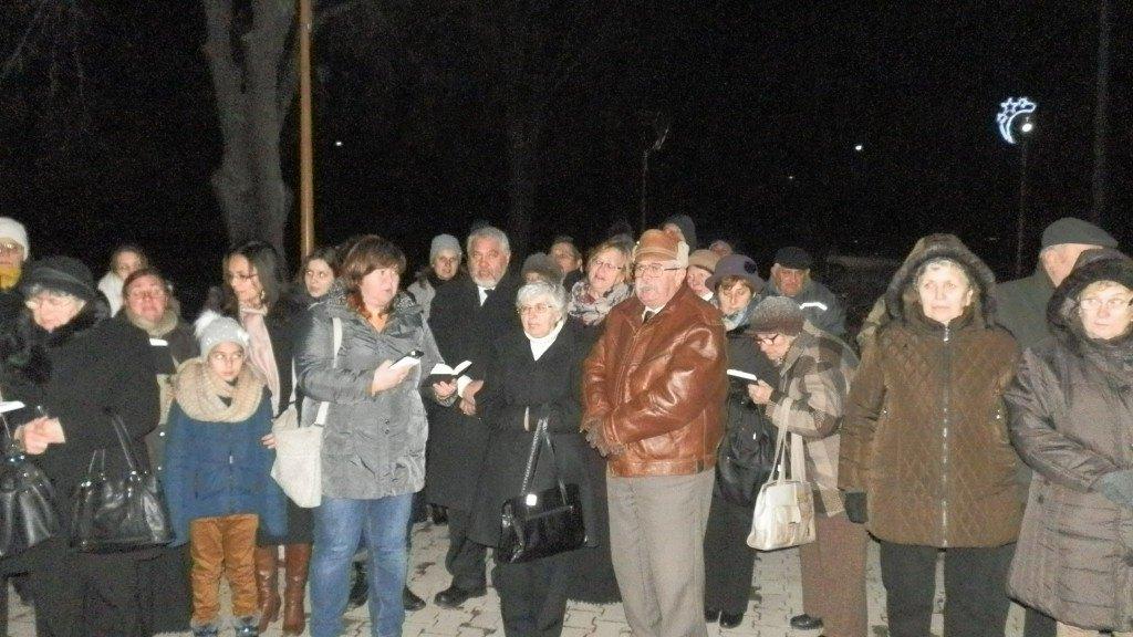Fotogaléria Slávnostné rozsvietenie 2. adventnej sviečky 9.12.2017 / Az 2. adventi gyertya ünnepélyes meggyújtása 2017.12.9. (21) Slávnostné rozsvietenie 2. adventnej sviečky 9.12.2017 / Az 2. adventi gyertya ünnepélyes meggyújtása 2017.12.9.